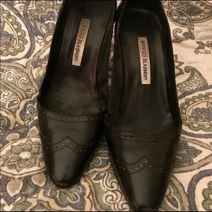 Manolo Blahnik black pump size 8.5